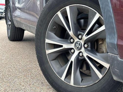 Ooh La La Rouge Mica 2019 Toyota Highlander LE Plus