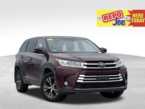 Ooh La La Rouge Mica 2019 Toyota Highlander LE Plus