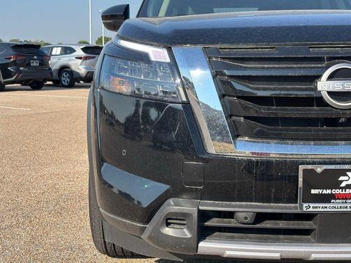 2025 Nissan Pathfinder SL FWD