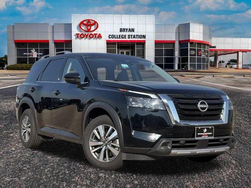 2025 Nissan Pathfinder SL FWD