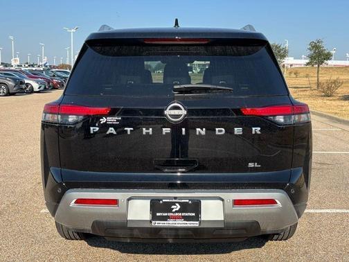 2025 Nissan Pathfinder SL FWD