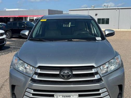 2019 Toyota Highlander LE