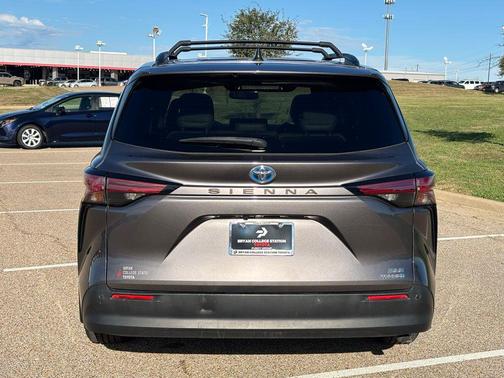 2022 Toyota Sienna XLE