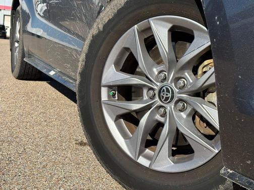 2022 Toyota Sienna XLE