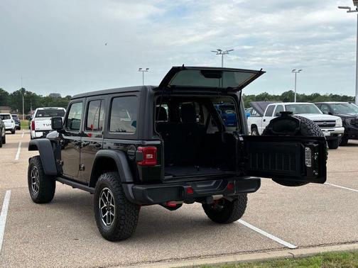 Black Clearcoat 2025 Jeep Wrangler Rubicon
