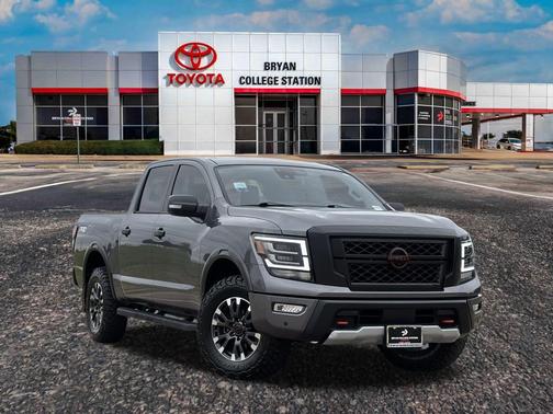 2024 Nissan Titan PRO-4X