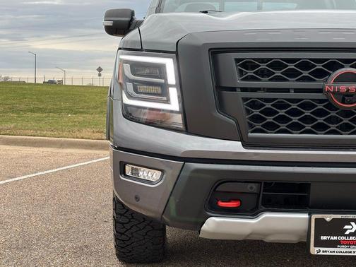2024 Nissan Titan PRO-4X