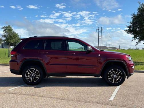 Velvet Red Pearlcoat 2017 Jeep Grand Cherokee Trailhawk