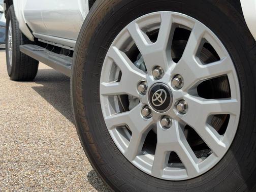 2025 Toyota Tacoma SR