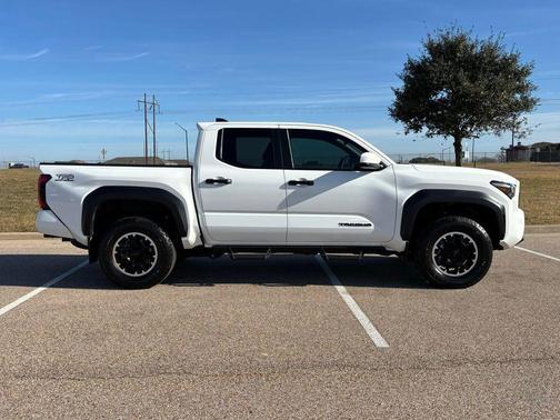 2024 Toyota Tacoma TRD Off Road