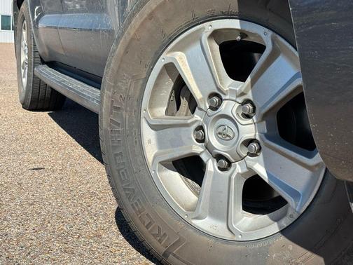 2021 Toyota Sequoia SR5