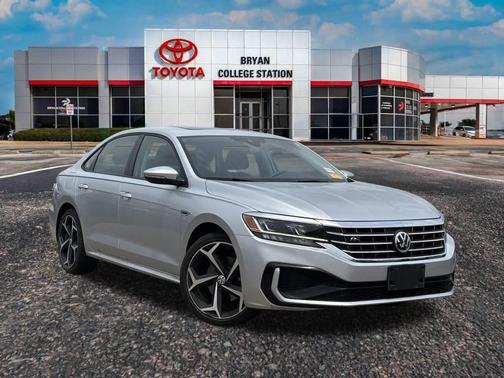2020 Volkswagen Passat 2.0T R-Line