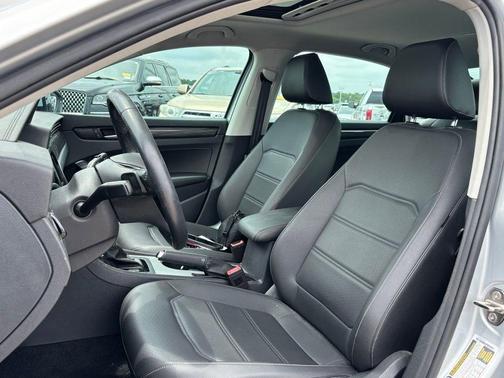 2020 Volkswagen Passat 2.0T R-Line
