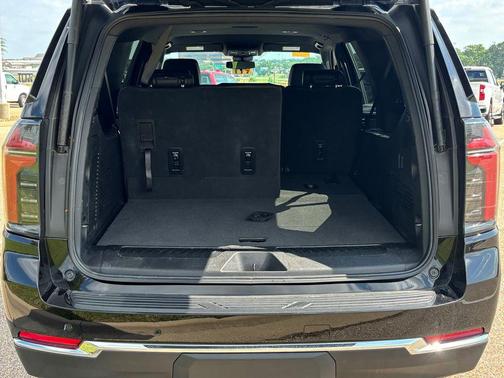 Black 2025 Chevrolet Suburban LT