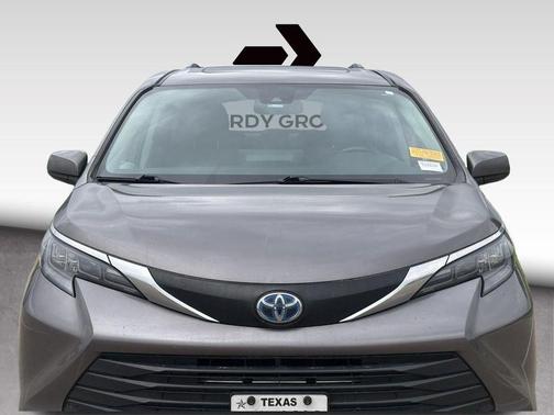 2024 Toyota Sienna XLE