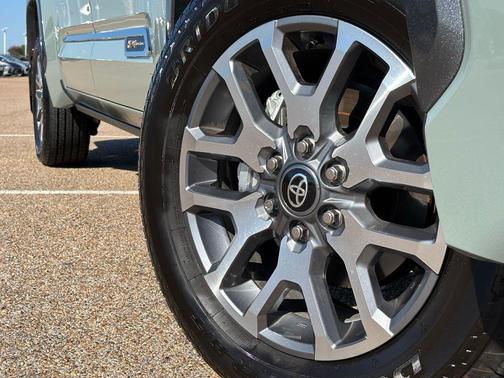 2025 Toyota Tundra Hybrid 1794 Edition