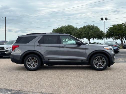 CARBONIZED GRAY METALLIC 2021 Ford Explorer XLT