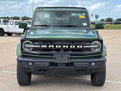 ERUPTION GREEN METALLIC 2023 Ford Bronco Outer Banks