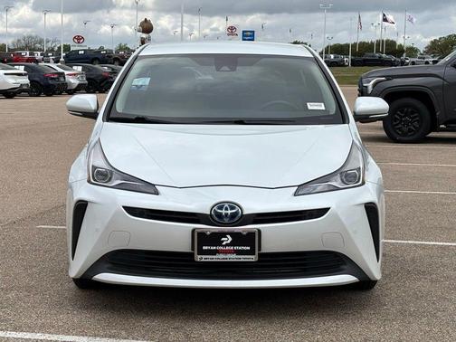 2022 Toyota Prius LE