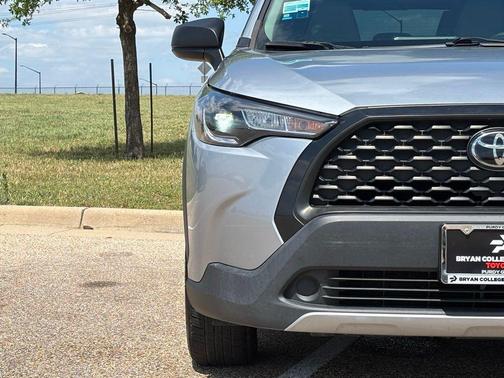 Sonic Silver 2022 Toyota Corolla Cross L