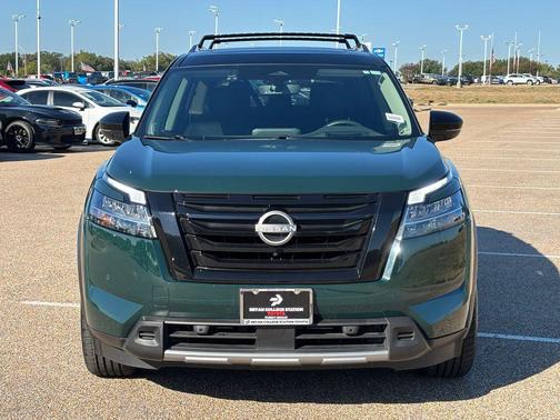 2024 Nissan Pathfinder Platinum FWD