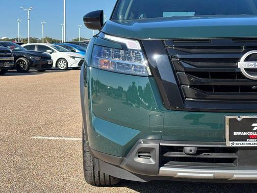 2024 Nissan Pathfinder Platinum FWD