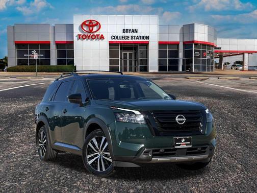 2024 Nissan Pathfinder Platinum FWD