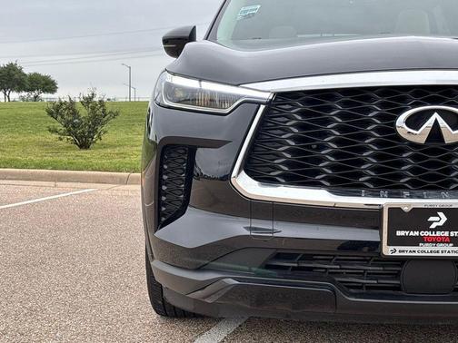 Mineral Black 2025 INFINITI QX60 Pure