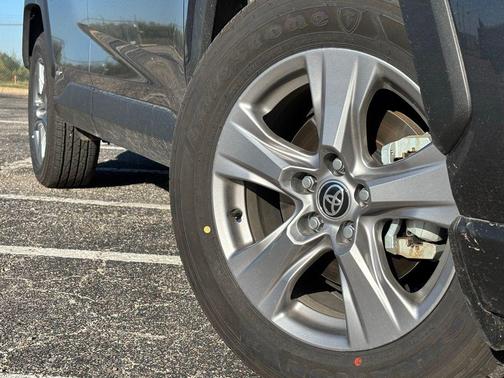 2025 Toyota RAV4 Hybrid LE