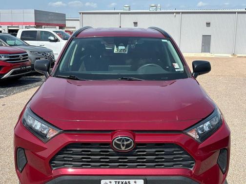 2020 Toyota RAV4 LE