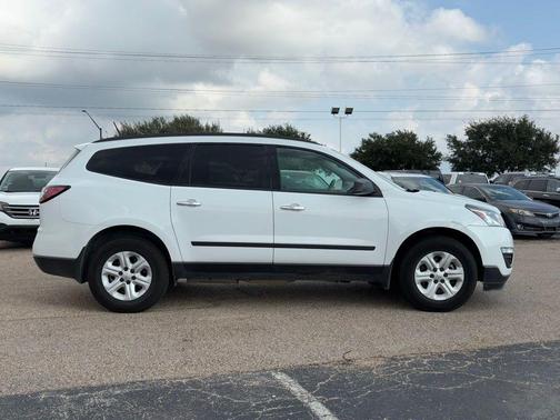 2017 Chevrolet Traverse LS