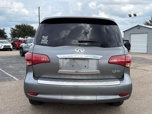 2017 INFINITI QX80 Base