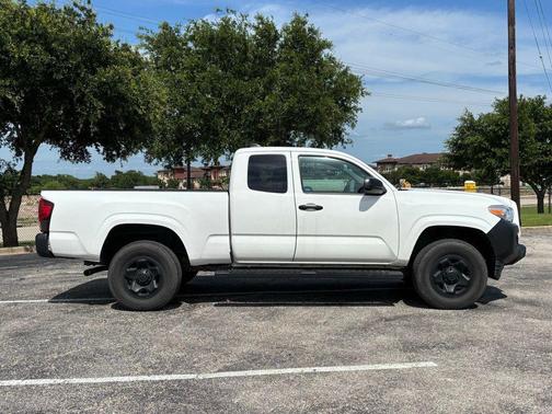 Ice Cap 2023 Toyota Tacoma SR