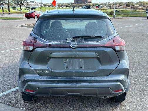 2025 Nissan Kicks S