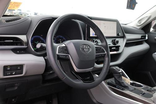 2024 Toyota Highlander Hybrid Limited