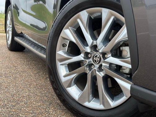 2024 Toyota Highlander Hybrid Limited