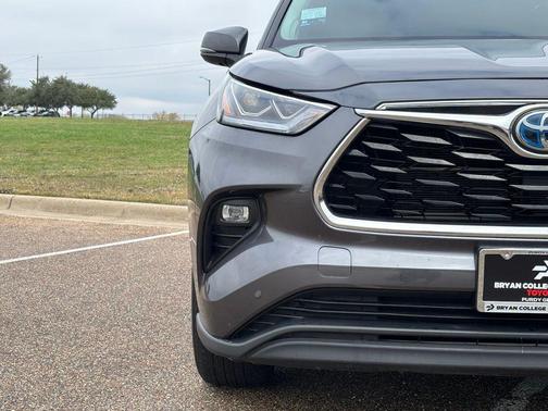 2024 Toyota Highlander Hybrid Limited