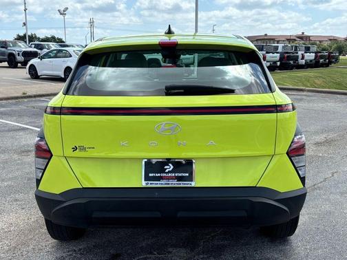 2024 Hyundai KONA SE