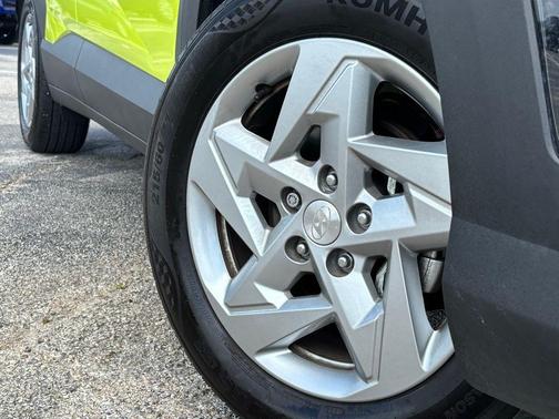 2024 Hyundai KONA SE