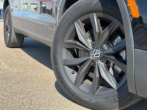 2024 Volkswagen Tiguan 2.0T SE 4MOTION