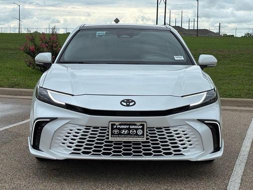 Wind Chill Pearl 2025 Toyota Camry XSE