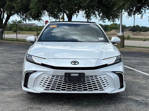 Wind Chill Pearl 2025 Toyota Camry XSE