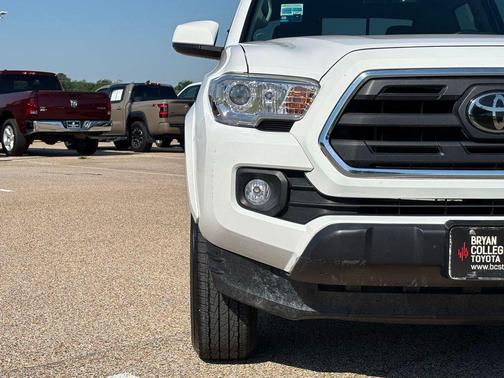 Super White 2019 Toyota Tacoma SR5