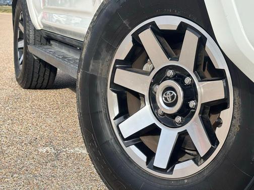 2024 Toyota 4Runner TRD Off Road