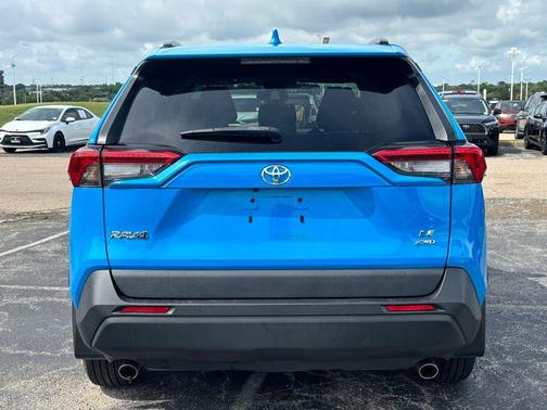 2021 Toyota RAV4 LE