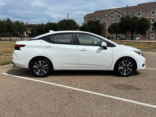 2024 Nissan Versa 1.6 SV