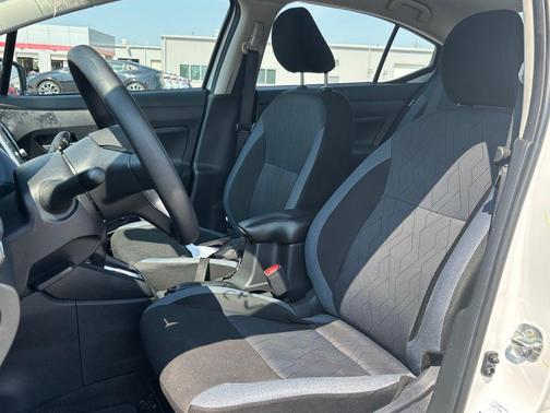 2024 Nissan Versa 1.6 SV