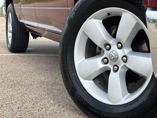 Delmonico Red Pearlcoat 2024 RAM 1500 Classic SLT