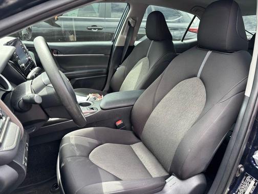 2022 Toyota Camry Hybrid LE