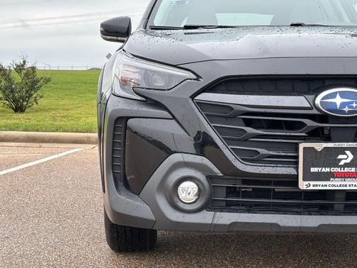 Crystal Black Silica 2024 Subaru Outback Premium